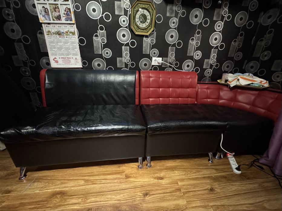 Диван уголок кухонный