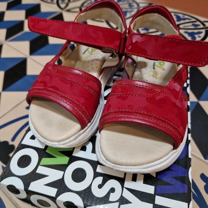 Сандалии для девочки