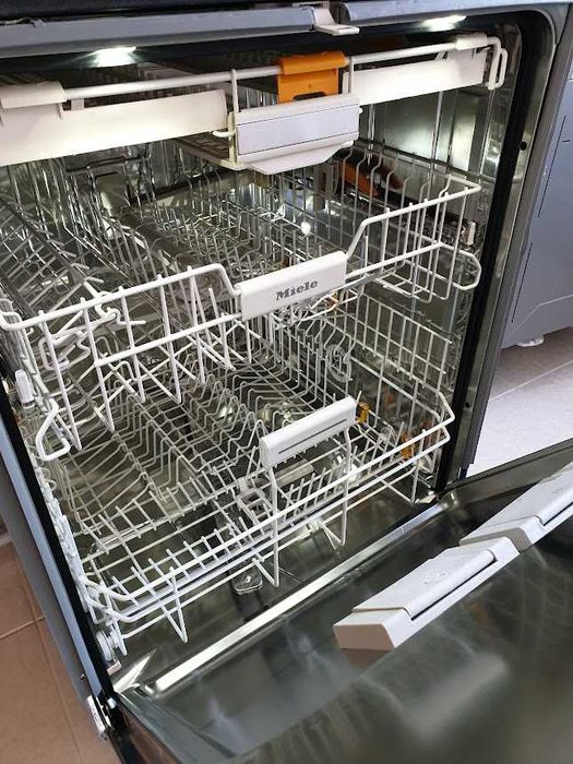 LED - Wi-Fi - XXL Съдомиялна Miele - Auto Open - Пълно Вграждане 60см