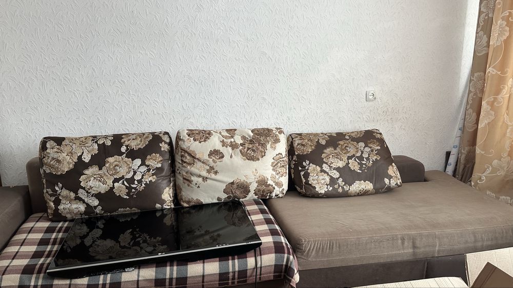 Срочно продаю диван