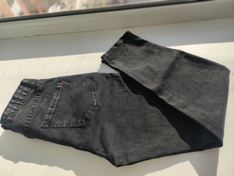 Продаю женские джинсы