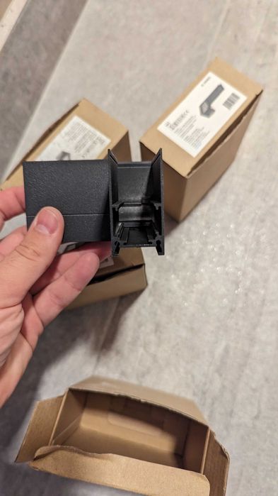 Хоризонтален ъгъл + ъглов захранващ конектор за магнитна шина, черни