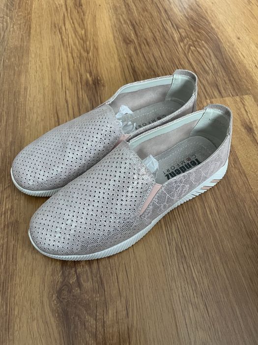 Ежедневни обувки от естествена кожа в бледорозов цвят