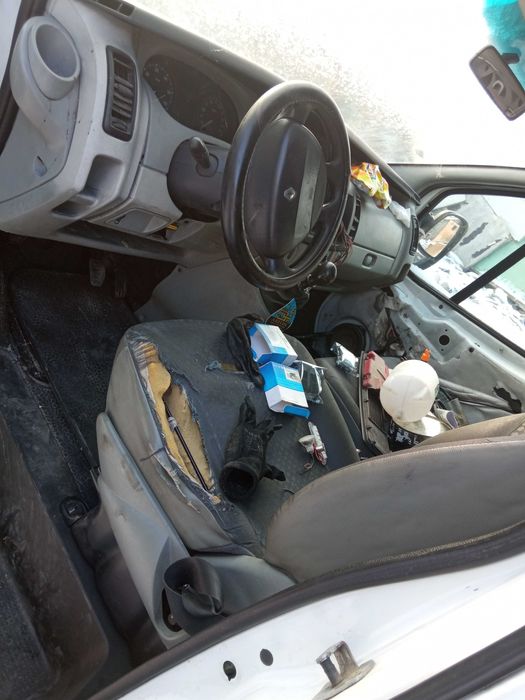 Продава се на части Рено Трафик