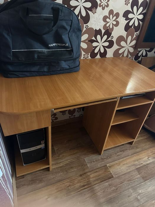 Продам письменный стол