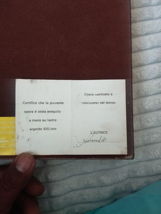 Vând 2 tablouri unul este placat cu aur și unul cu argint