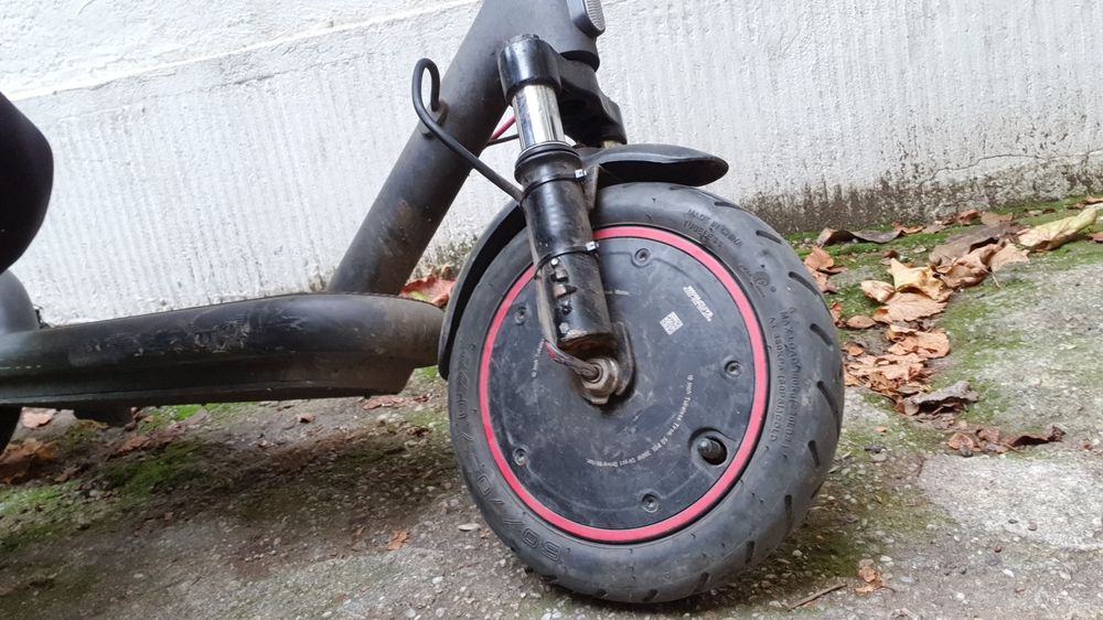 trotineta electrica xiaomi 4 pro defecta baterie moarta