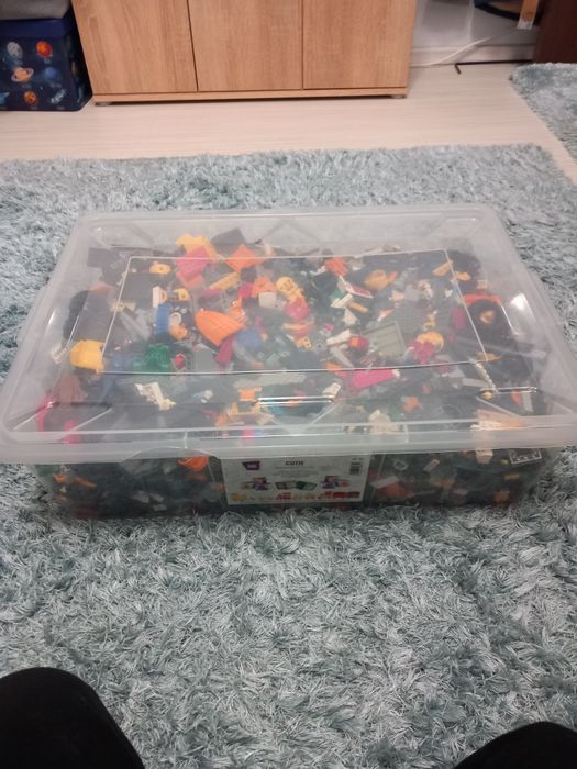 Vând piese seturi LEGO