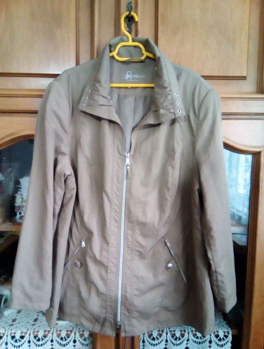 Geaca damă subțire