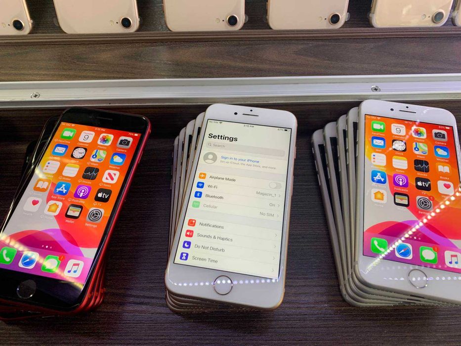 iPhone 8 256GB - Гаранция  + ПОДАРЪЦИ