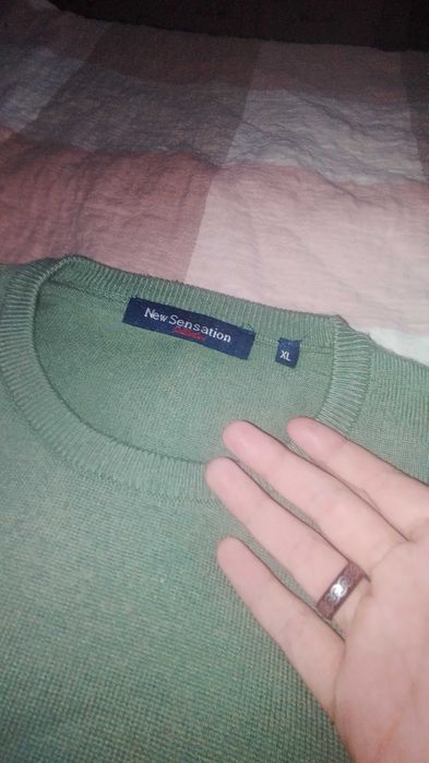 Зелёный свитер на весну