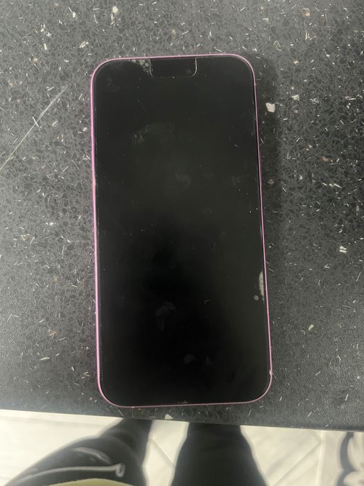 iPhone 16 + pink