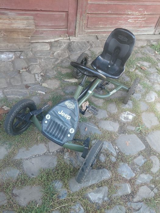 Vând Kart Jeep pentru copii