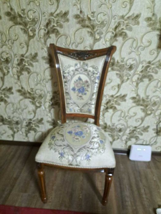 Mexmonxonangiz uchun stol stullar to'plami 10 talik