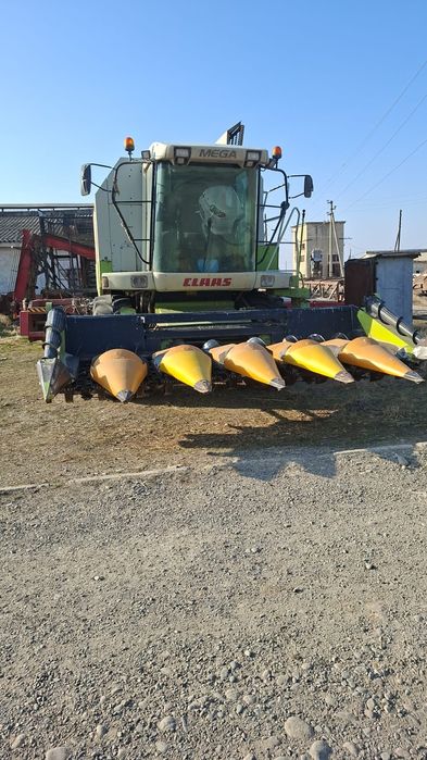 Продаётся  жатка  кукурузная