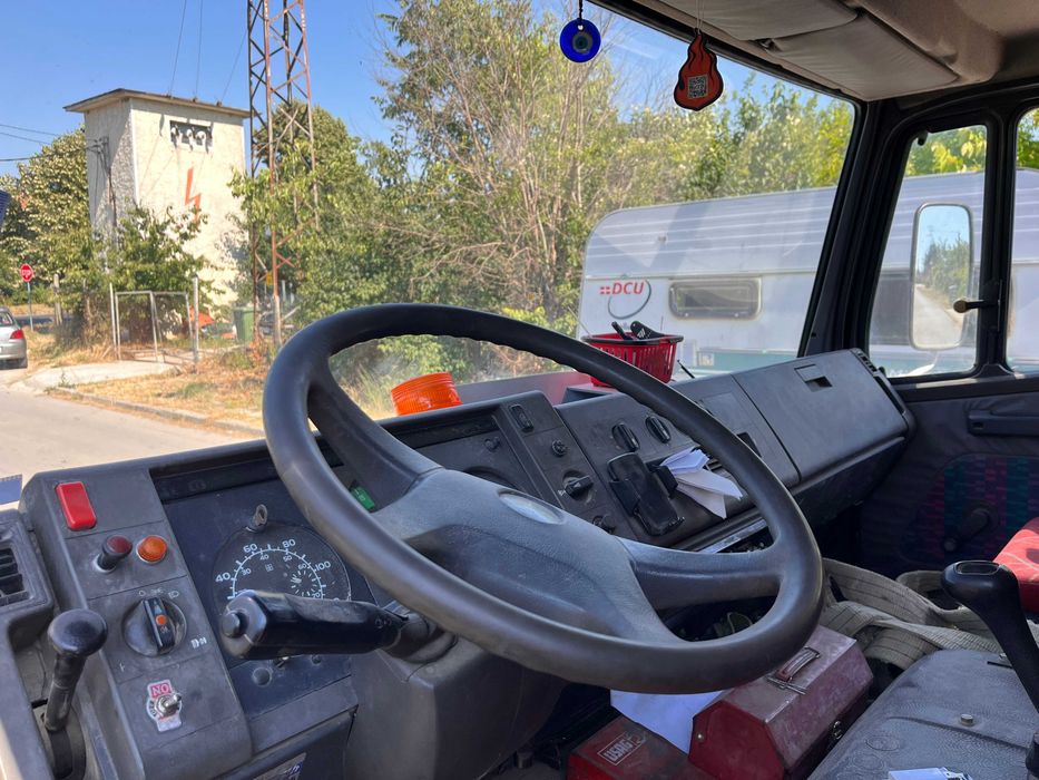 Камион Мерцедес 1117 с кран