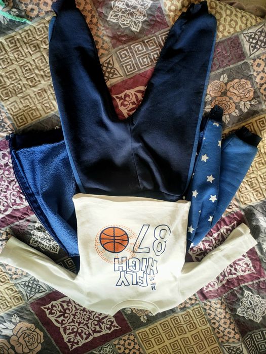 Костюм на мальчика 2-3 года