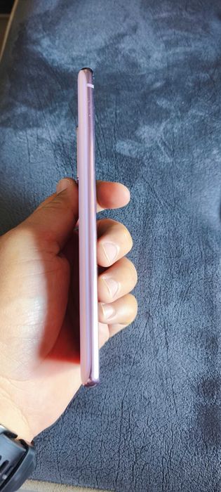 Samsung Galaxy S20 FE lavender