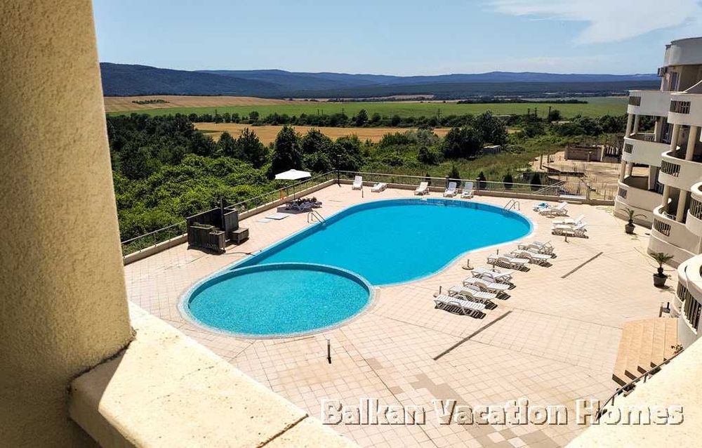 Продава се Тристаен апартамент в Бяла - 139 кв.м за 404 €/кв.м - Снимка #8