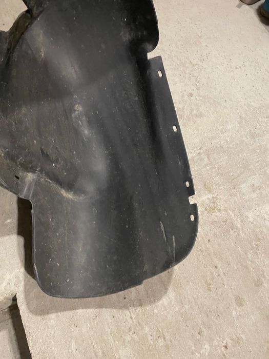 Carena stanga spate VW Touran 2004 2005 2006 2007 aparatoare noroi