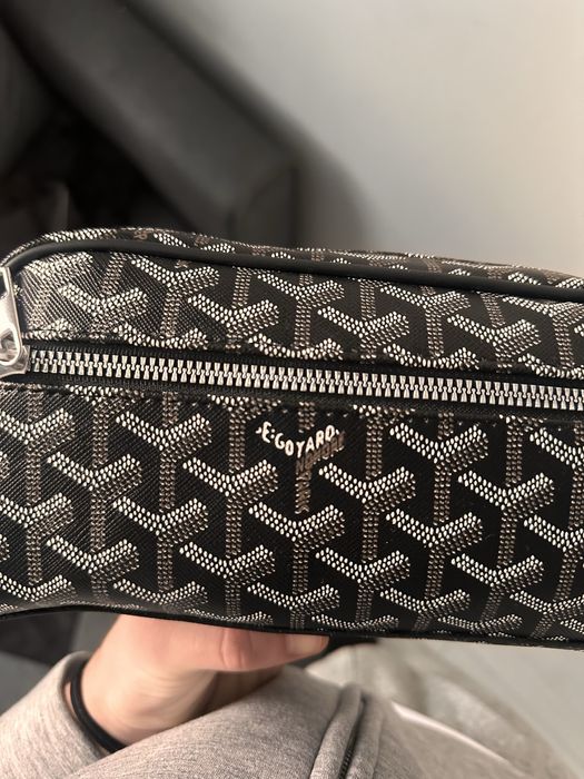 Кожен насесер на Goyard Paris