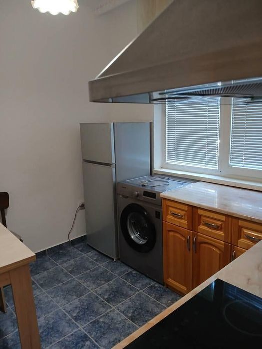 Дава се под наем Тристаен апартамент в Пловдив, Христо Смирненски - 68 кв.м за 425 € - Снимка #1