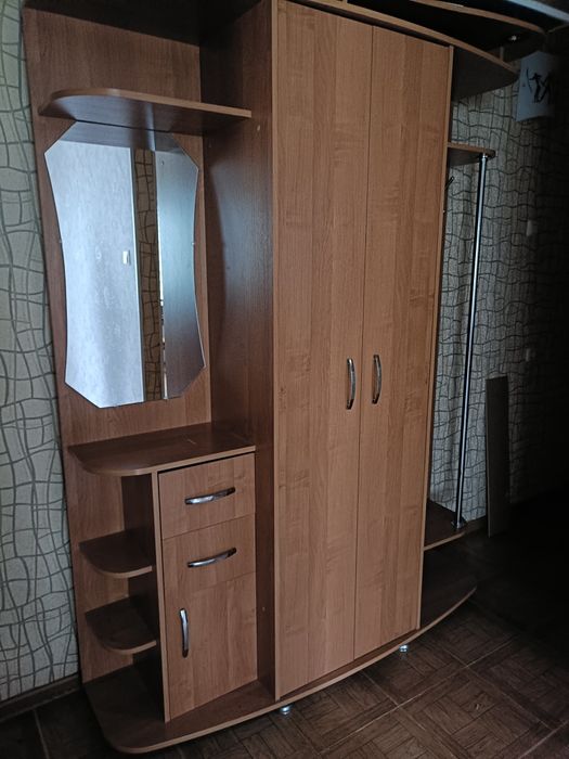 Продам  прихожую
