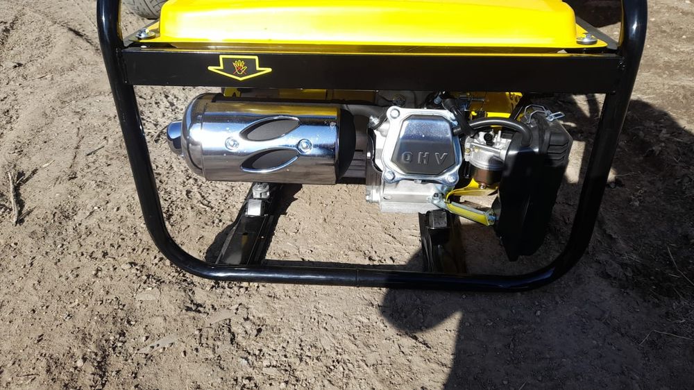 Бензиновый генератор DeWALT 6500AV