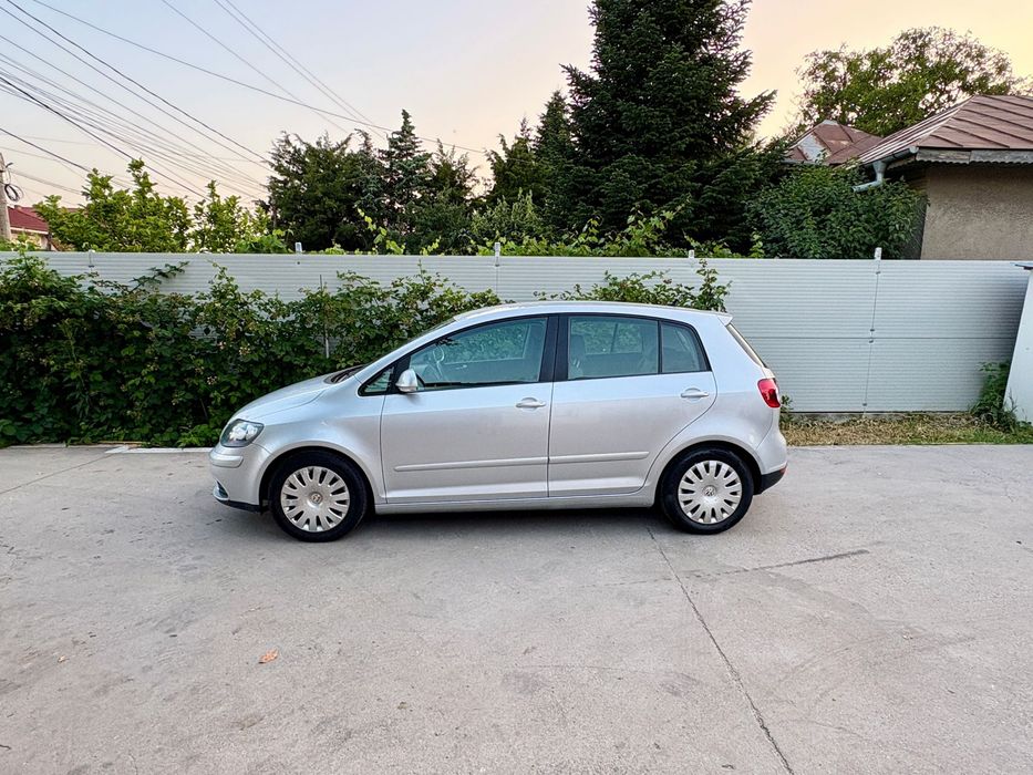 Volkswagen Golf Plus 2008 – Cutie Automată – 4 Uși