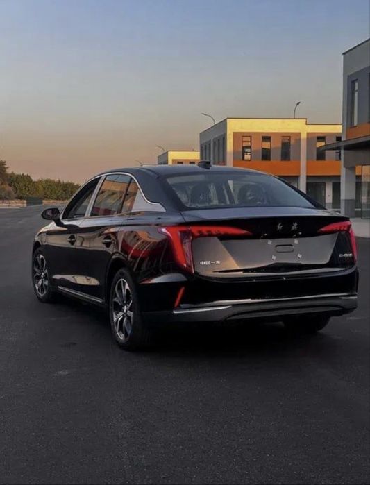 Сухой аренда Hongqi  - 450 000 сум в день — бизнес-класса