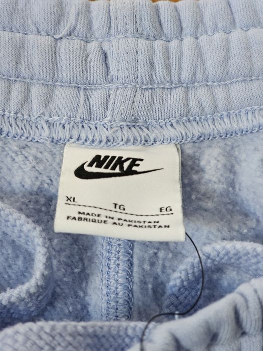 Vind Pantaloni Nike xl noi groși