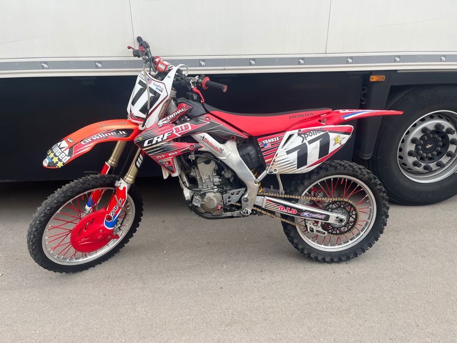 Здравейте продавам Honda crf250r с коментар на място