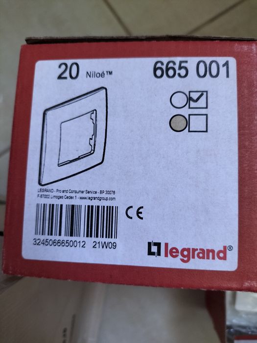 Set 20 buc.prize simple cu capac legrand