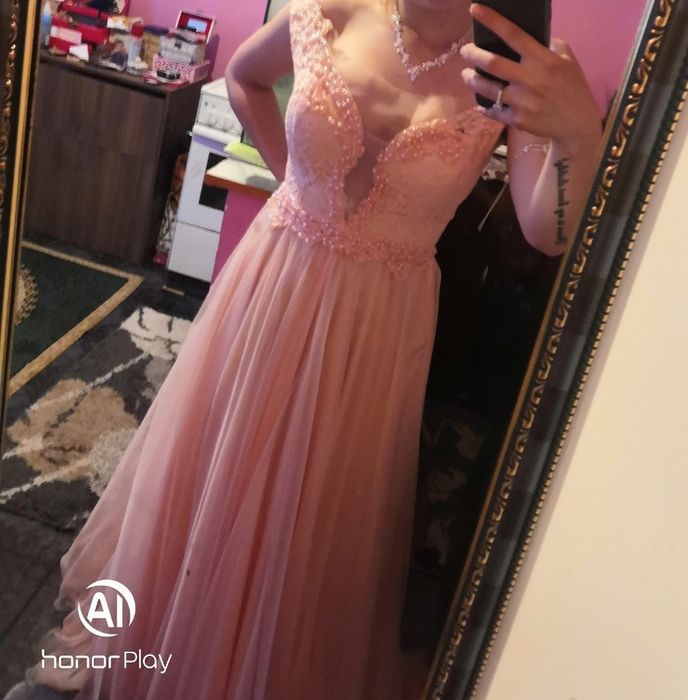 Бална рокля цвят праскова размер М/Л