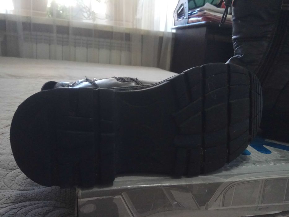 продам зимние сапожки на девочку