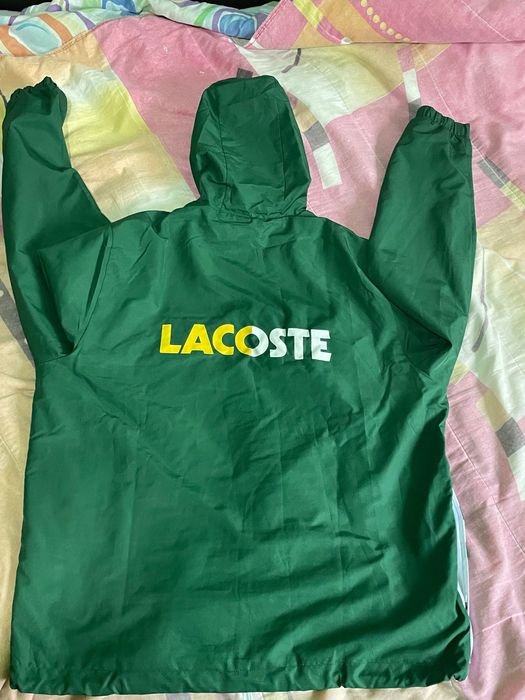 Продавам екип лакоста хл вижте в описанието