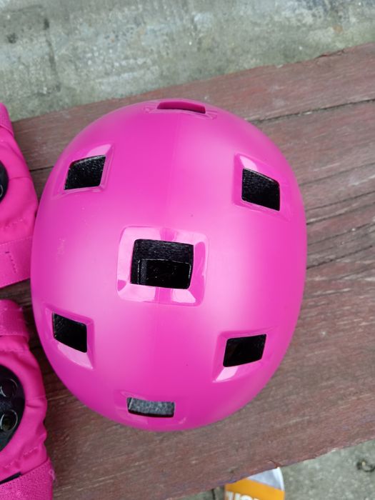 Set cotiere, genunchiere casca