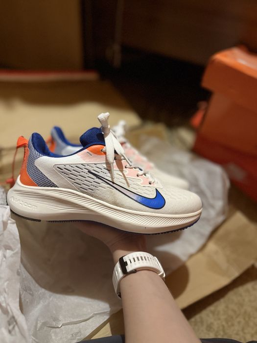 Кроссовки Nike новые