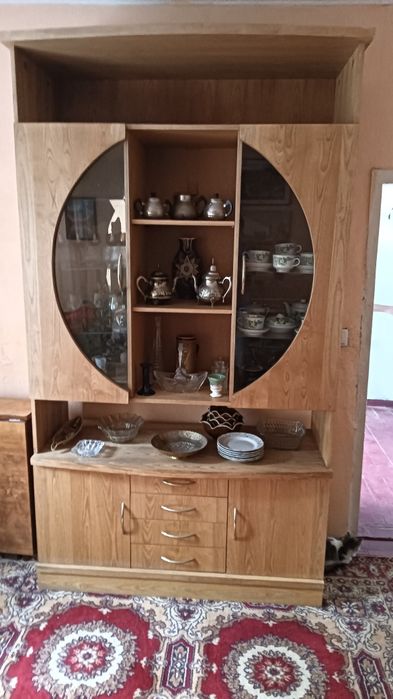 Мебель бу. Горка белорусская.