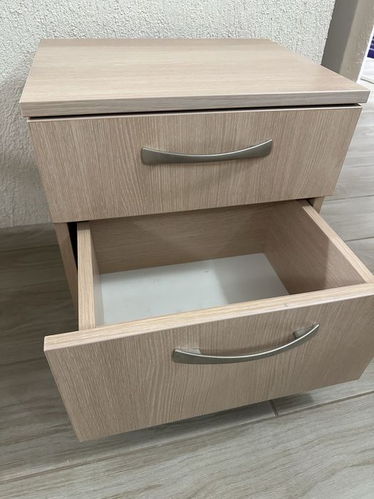 2 бр. Нощни шкафчета