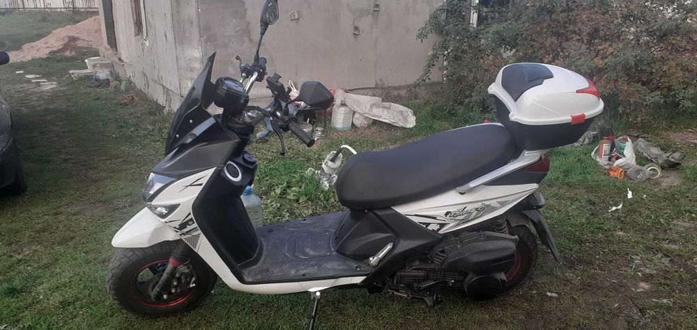 Мопед продаю новый