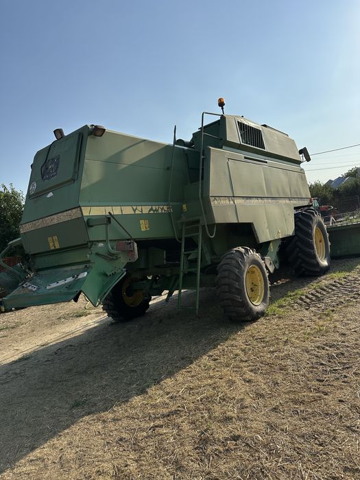 Combina john deere 2056