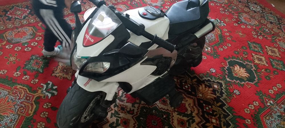 Detiski elektron matosikil.