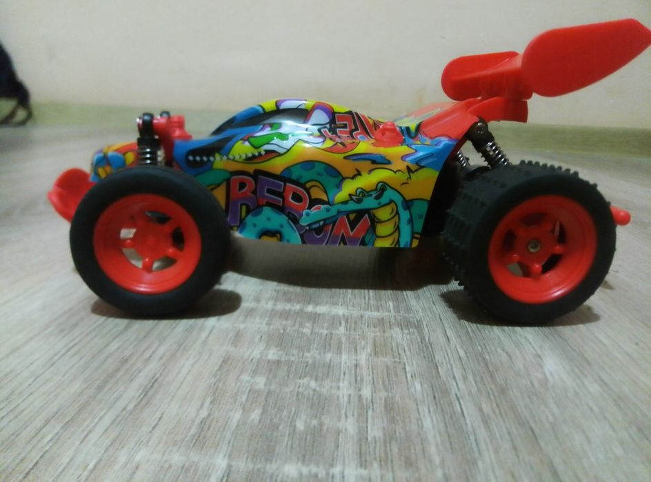 Mașină nouă cu telecomandă