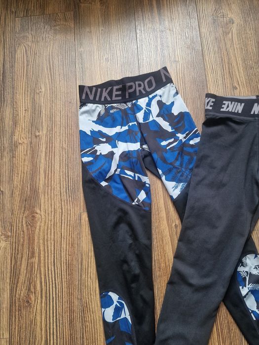 Сет страхотни дамски спортни клинове NIKE размер  XS / S