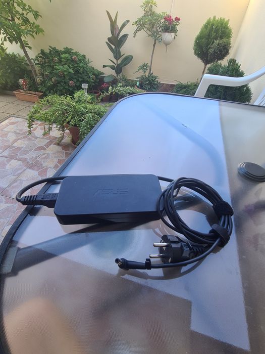 Încărcător Laptop Asus 19v 6.32a
