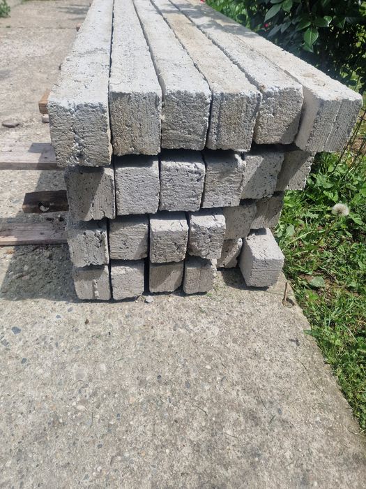 Vand stalpi de beton la  2,5m pret  35lei buc