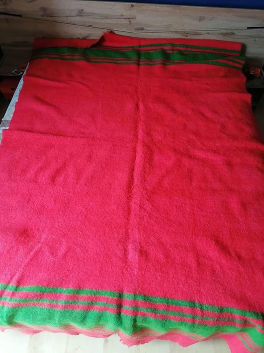 Два броя вълнени одиала