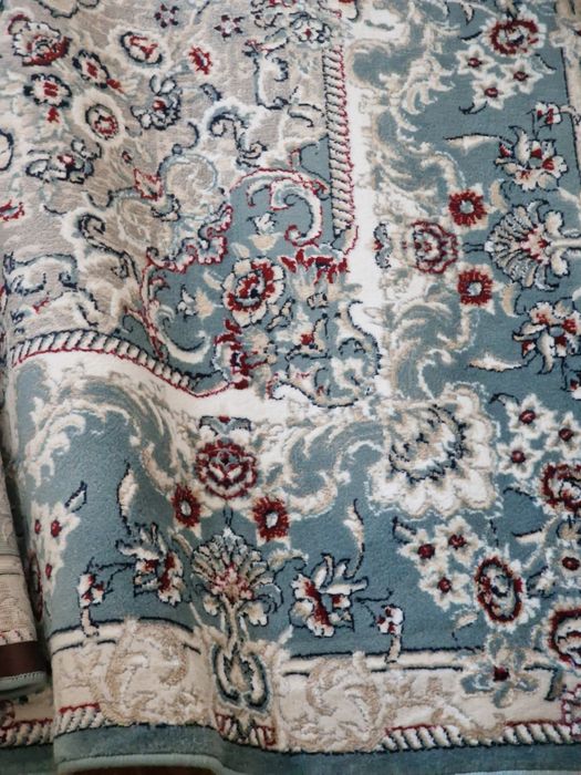 Ковер продаеться