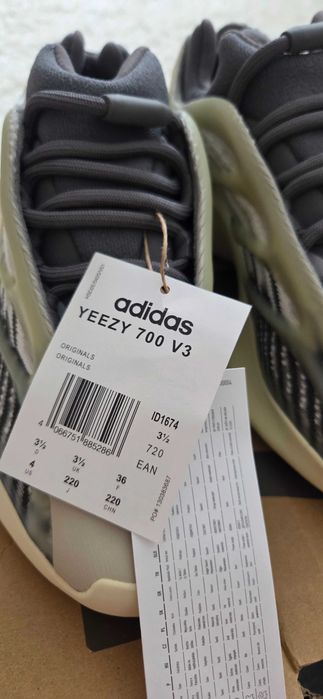 Adidas Yeezy 700 V3,originali,marimea 36,gri noi,cu eticheta